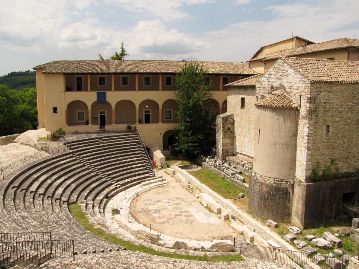 Palazzo Lauri Spoleto Exterior foto